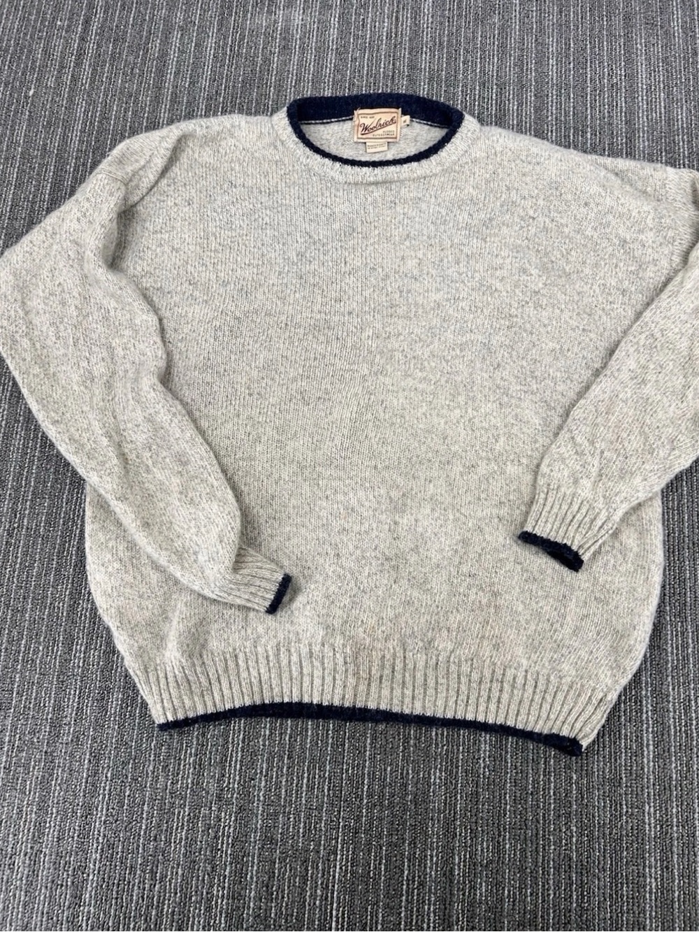 Woolrich Light Gray Crewneck Sweater with Navy Trim XL vintage